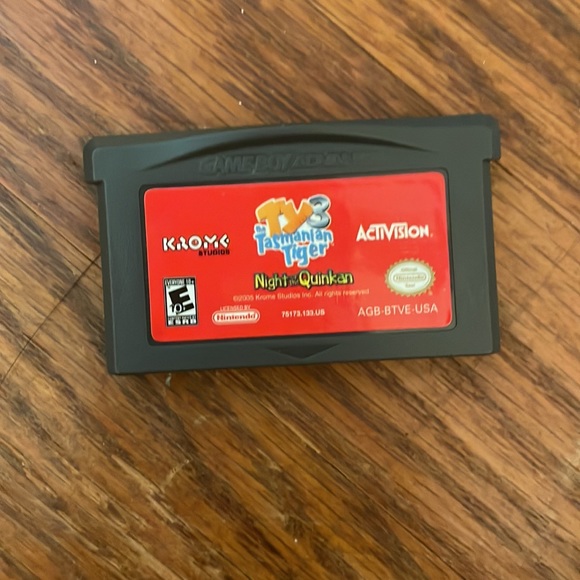 Nintendo DS lite (with Games!) - Picture 10 of 11